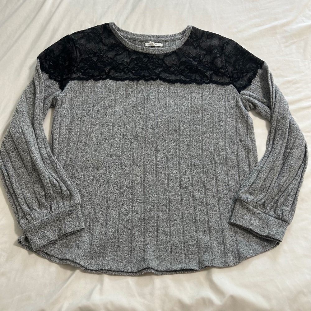 Maurices Women Gray Ribbed Knit Lace Shoulder Long Sleeve Top Medium